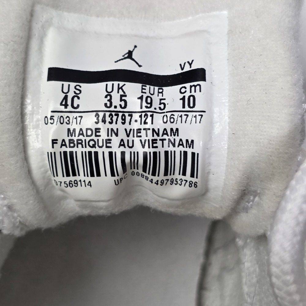 Air Jordan True Flight TD in the White/Gym Red/Black-Wolf Grey - Baby Size 4C - Picture 7 of 10
